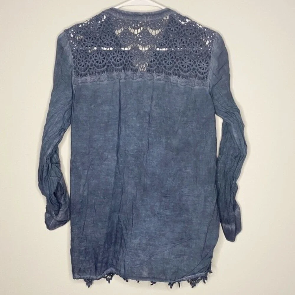 Chico’s Cotton Blend Lace Embroidery Tie-dye Blue Shirt Top Size 0 (S) - Picture 3 of 9